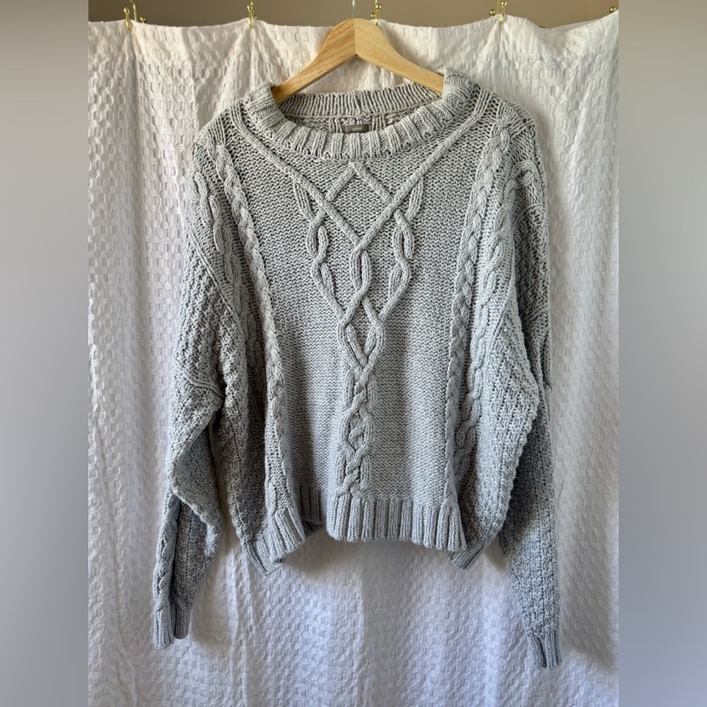 Aerie Gray Cable Knit Sweater Sz. M